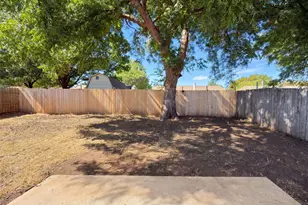 327 Texas Dr, Lake Dallas, TX 75065 - Photo 23