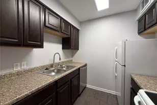 150 S Main St, Euless, TX 76040 - Photo 5