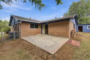 1306 Hillside Dr, Gainesville, TX 76240 - Photo 29