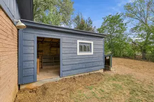 1306 Hillside Dr, Gainesville, TX 76240 - Photo 33