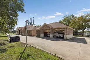 2020 S Bridgefarmer Rd, Lowry Crossing, TX 75069 - Photo 7