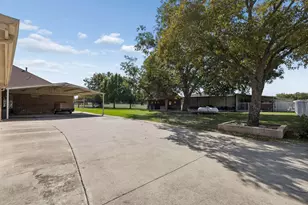 2020 S Bridgefarmer Rd, Lowry Crossing, TX 75069 - Photo 11