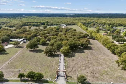 2020 S Bridgefarmer Road, Lowry Crossing, TX 75069 - Photo 5