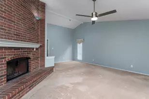 826 Camino Ct, Grand Prairie, TX 75052 - Photo 5