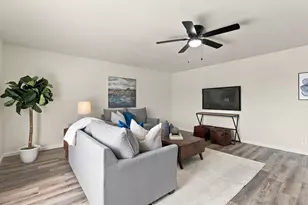 901 W Apache Trail, Granbury, TX 76048 - Photo 9