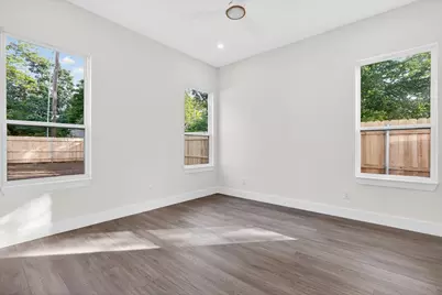 1621 Bannock Avenue, Dallas, TX 75215 - Photo 13