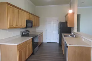 100 Roaring Springs Dr, DeSoto, TX 75115 - Photo 5