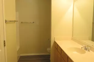 100 Roaring Springs Dr, DeSoto, TX 75115 - Photo 11