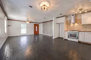 554 Pleasant Vista Dr, Dallas, TX 75217 - Photo 7