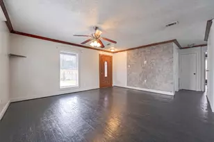 554 Pleasant Vista Dr, Dallas, TX 75217 - Photo 3