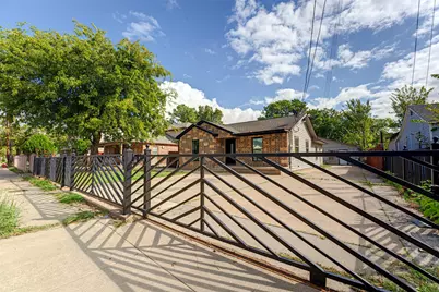 554 Pleasant Vista Drive, Dallas, TX 75217 - Photo 1