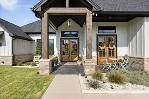 1105 Tremont Ln, Granbury, TX 76049 - Photo 3