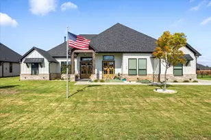 1105 Tremont Ln, Granbury, TX 76049 - Photo 1