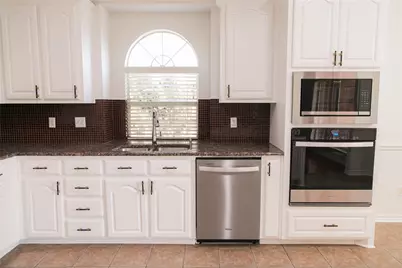 404 Belmont Court, Lewisville, TX 75067 - Photo 9