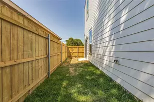 4847 Brashear St, Dallas, TX 75210 - Photo 9