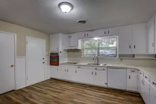 5916 Tourist Dr, North Richland Hills, TX 76117 - Photo 17