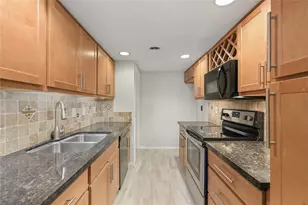 550 E Avenue J, Grand Prairie, TX 75050 - Photo 13