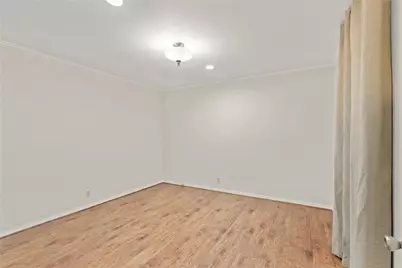 550 E Avenue J #B, Grand Prairie, TX 75050 - Photo 9