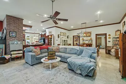 114 E Iriquois Drive, Gainesville, TX 76240 - Photo 5