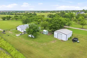 698 Hackberry Rd, Van Alstyne, TX 75495 - Photo 7