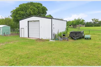698 Hackberry Road, Van Alstyne, TX 75495 - Photo 9