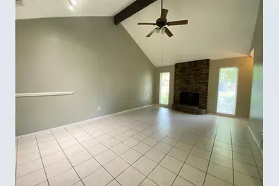 604 Lost Springs Court, Arlington, TX 76012 - Photo 7