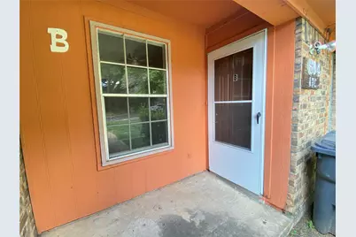 604 Lost Springs Court, Arlington, TX 76012 - Photo 3