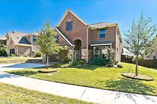 1013 Chickasaw Dr, Carrollton, TX 75010 - Photo 1