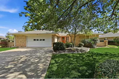 718 Kiowa Drive W, Lake Kiowa, TX 76240 - Photo 1