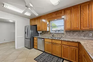 718 Kiowa Dr W, Lake Kiowa, TX 76240 - Photo 21