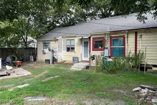 1115 Pine St, Grand Prairie, TX 75050 - Photo 15