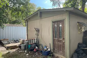 1115 Pine St, Grand Prairie, TX 75050 - Photo 7