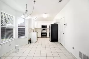 801 Bentree Dr, Fort Worth, TX 76120 - Photo 9