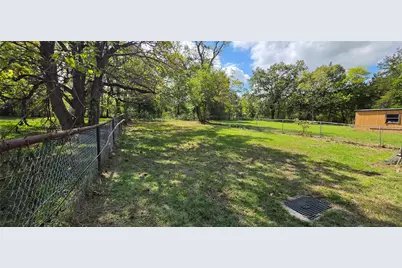 1713 W Frank Street, Grand Saline, TX 75140 - Photo 9