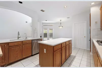 321 Andre Drive, Irving, TX 75063 - Photo 13