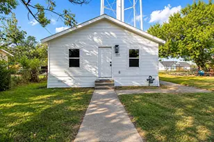 1301 E Grove St, Kaufman, TX 75142 - Photo 1