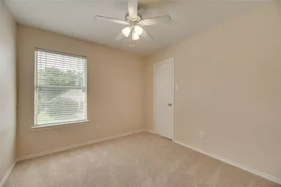 2609 Creekbend Drive, Arlington, TX 76001 - Photo 19