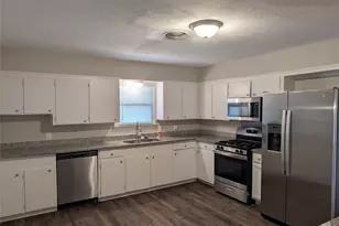 6413 Lambeth Ln, Fort Worth, TX 76112 - Photo 7