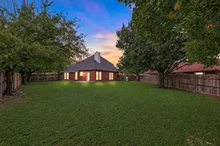 900 Blossomwood Ct, Arlington, TX 76017 - Photo 5