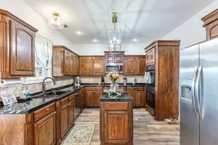8325 Thompson Pkwy, Abilene, TX 79606 - Photo 9