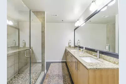1001 Belleview Street #307, Dallas, TX 75215 - Photo 17