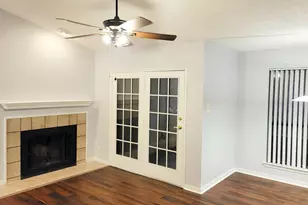 2103 Friendly Dr, Arlington, TX 76011 - Photo 3