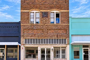 121 W Grand St, Whitewright, TX 75491 - Photo 1