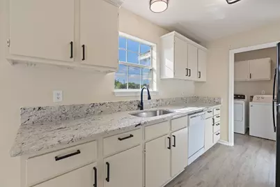 801 Trinity Street, Cleburne, TX 76031 - Photo 11