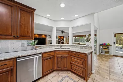 3406 Forestway Court, Arlington, TX 76001 - Photo 13