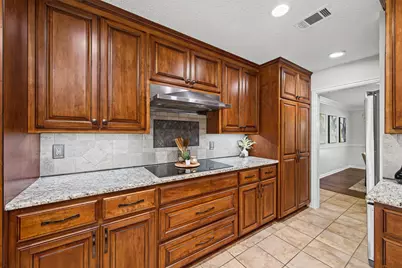 3406 Forestway Court, Arlington, TX 76001 - Photo 15