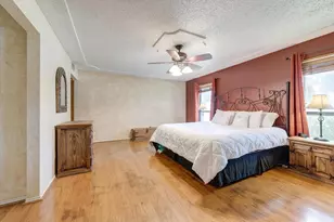2033 Oakmeadow St, Bedford, TX 76021 - Photo 13