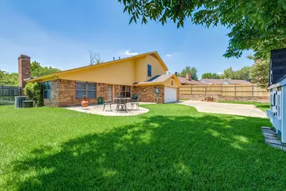 2033 Oakmeadow Street, Bedford, TX 76021 - Photo 27