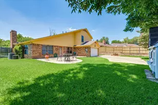 2033 Oakmeadow St, Bedford, TX 76021 - Photo 27