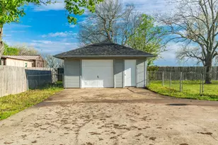 300 E Short St, Leonard, TX 75452 - Photo 5